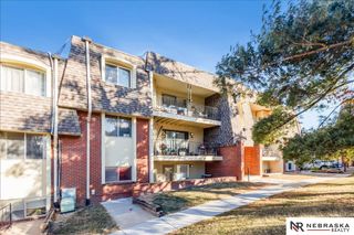 12025 Pierce Plaza # 323, Omaha, NE 68144