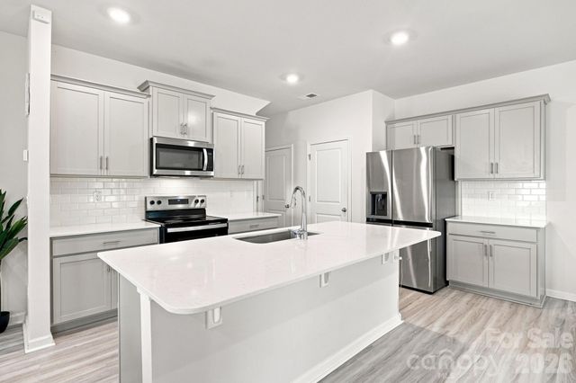 1314 37th Avenue Lane NE, Hickory, NC 28601