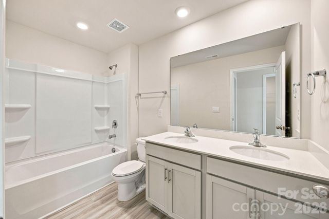 1314 37th Avenue Lane NE, Hickory, NC 28601