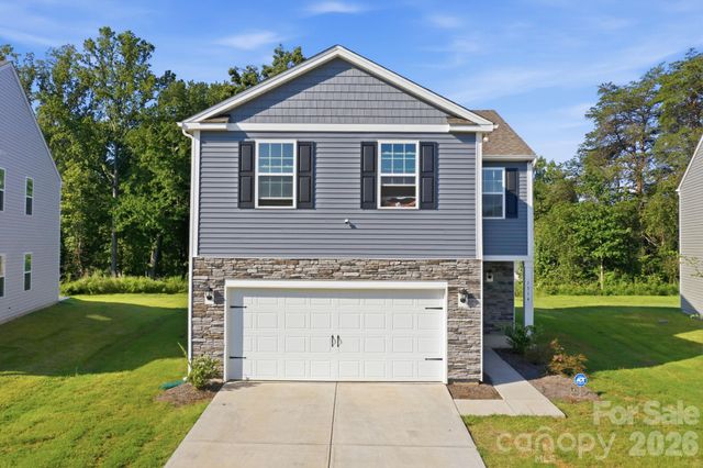1314 37th Avenue Lane NE, Hickory, NC 28601