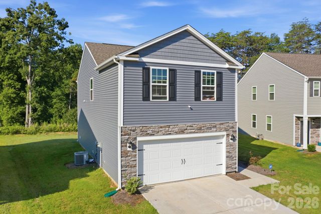 1314 37th Avenue Lane NE, Hickory, NC 28601