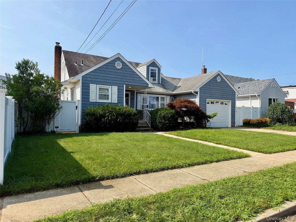 62 Bernard Street, Massapequa, NY 11758 — exterior