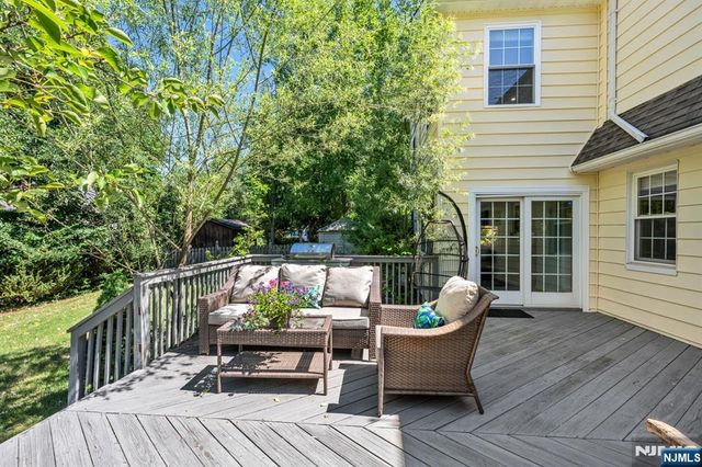 448 Fairfield Avenue, Ridgewood, NJ 07450