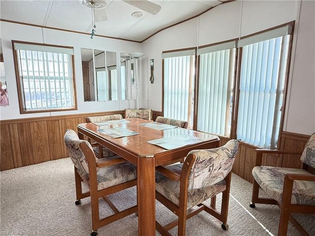 11182 Sunglow LN, Fort Myers, FL 33908