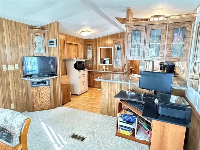 11182 Sunglow LN, Fort Myers, FL 33908