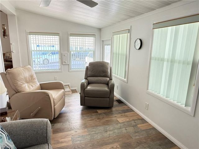 11182 Sunglow LN, Fort Myers, FL 33908