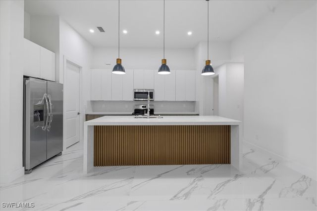 4113 NW 22nd ST, Cape Coral, FL 33993