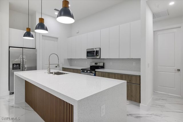 4113 NW 22nd ST, Cape Coral, FL 33993