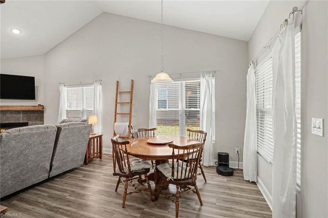 694 W Lee Avenue, Yadkinville, NC 27055