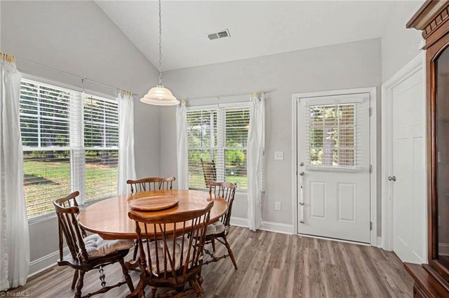 694 W Lee Avenue, Yadkinville, NC 27055