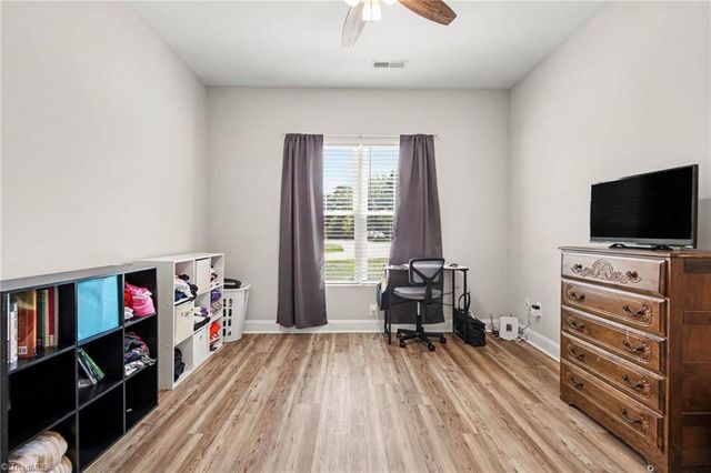 694 W Lee Avenue, Yadkinville, NC 27055