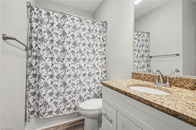 694 W Lee Avenue, Yadkinville, NC 27055