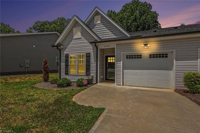 694 W Lee Avenue, Yadkinville, NC 27055