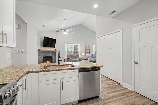 694 W Lee Avenue, Yadkinville, NC 27055