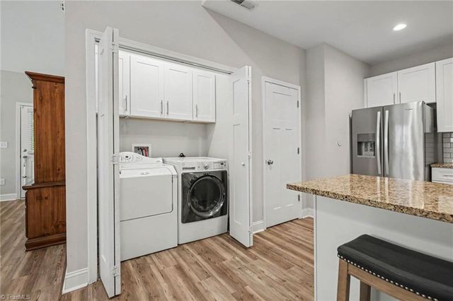 694 W Lee Avenue, Yadkinville, NC 27055