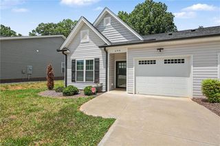 694 W Lee Avenue, Yadkinville, NC 27055