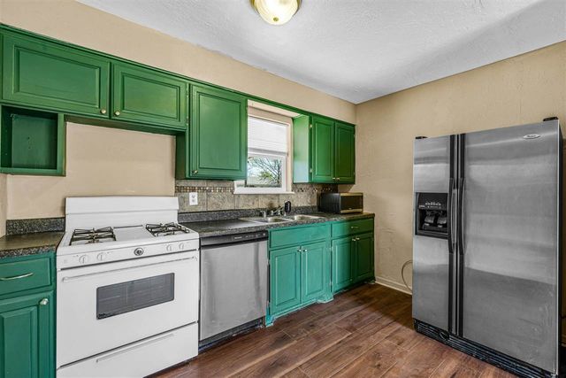 420 NW 54th St, Lawton, OK 73505