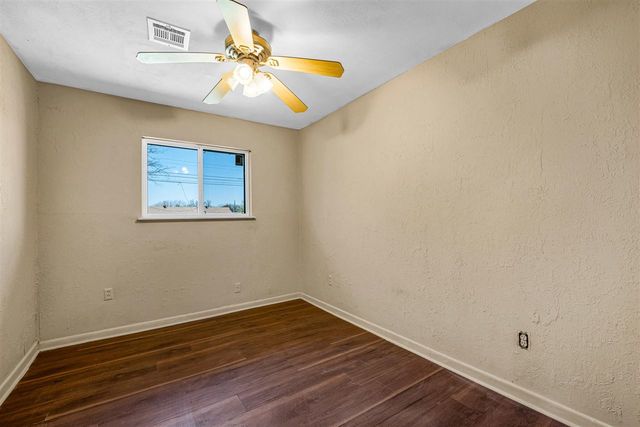 420 NW 54th St, Lawton, OK 73505