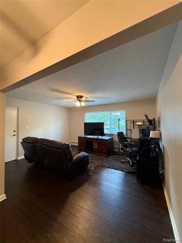 810 Plate Street, Rochester, MI 48307