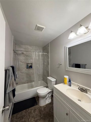 810 Plate Street, Rochester, MI 48307