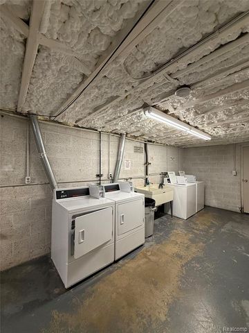 810 Plate Street, Rochester, MI 48307