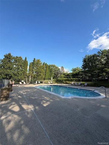 810 Plate Street, Rochester, MI 48307