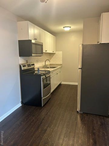 810 Plate Street, Rochester, MI 48307