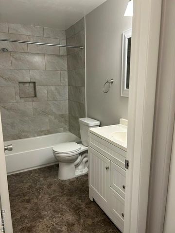 810 Plate Street, Rochester, MI 48307