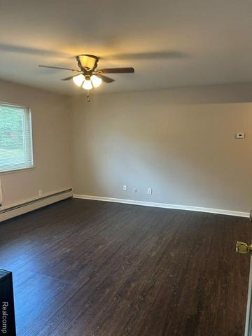810 Plate Street, Rochester, MI 48307
