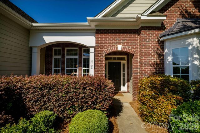 8720 Artesa Mill Lane, Charlotte, NC 28214