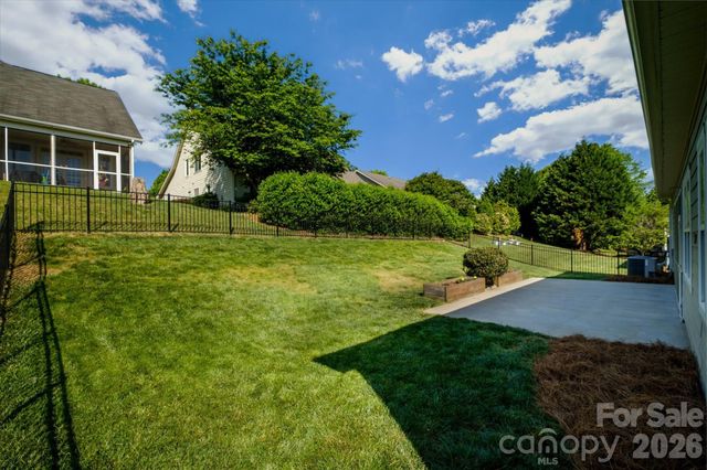8720 Artesa Mill Lane, Charlotte, NC 28214