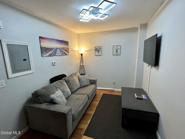 37 Maiden Lane 3B, Albany, NY 12207