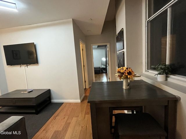 37 Maiden Lane 3B, Albany, NY 12207