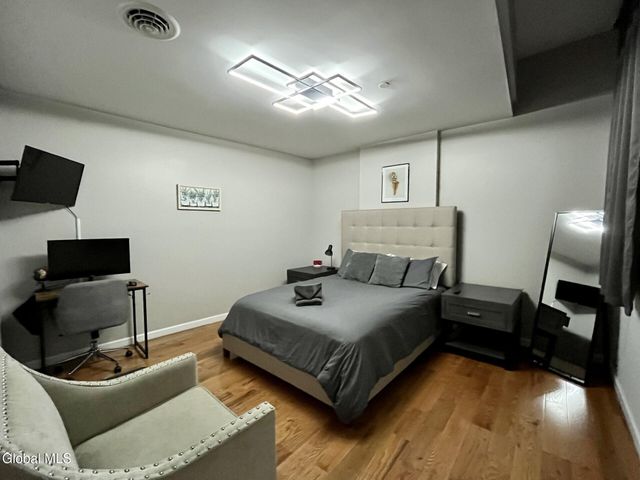 37 Maiden Lane 3B, Albany, NY 12207