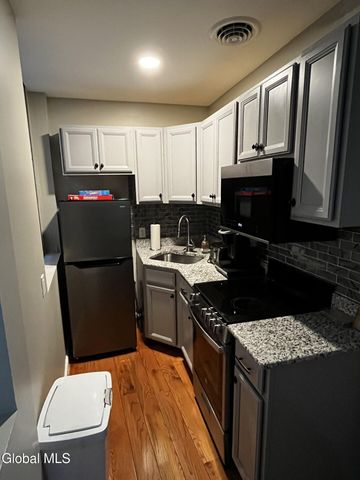 37 Maiden Lane 3B, Albany, NY 12207