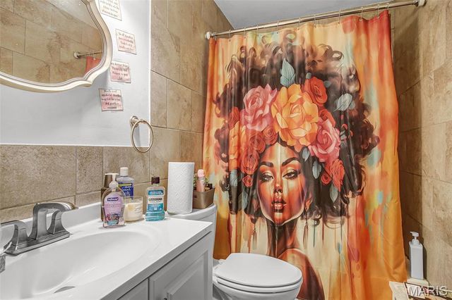 2568 Dorwood Drive, St Louis, MO 63136