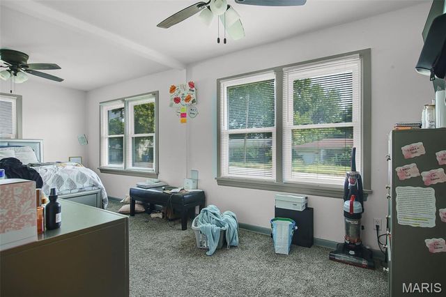 2568 Dorwood Drive, St Louis, MO 63136