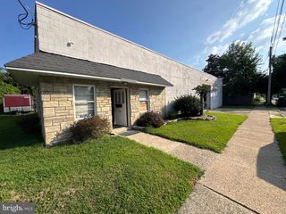 820 OAKLAND AVE, Burlington, NJ 08016