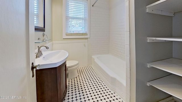 2151 TRAYMORE Road, Jacksonville, FL 32207