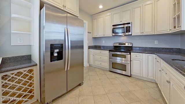 2151 TRAYMORE Road, Jacksonville, FL 32207