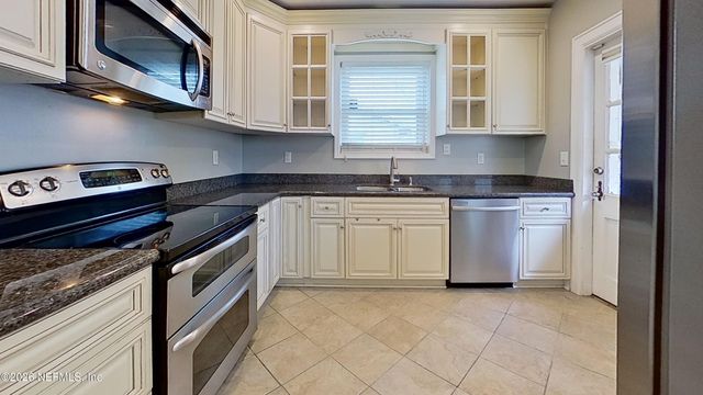 2151 TRAYMORE Road, Jacksonville, FL 32207