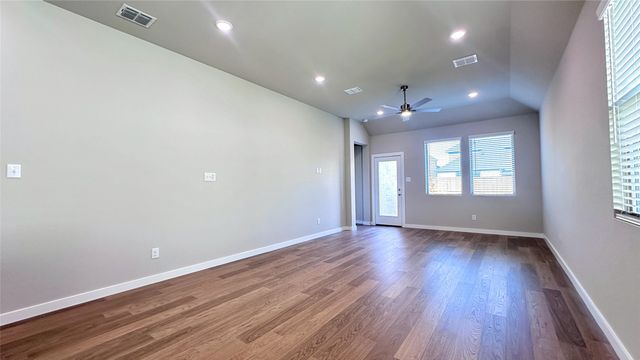 1002 London Town Lane, Princeton, TX 75071