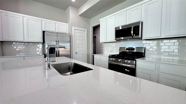 1002 London Town Lane, Princeton, TX 75071