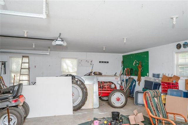 1792 E 1068 Road, Lawrence, KS 66049