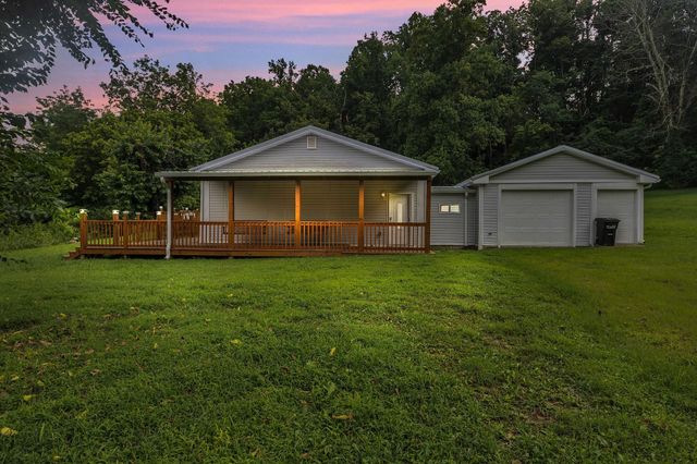 3838 Old State Rd, Hampshire, TN 38461