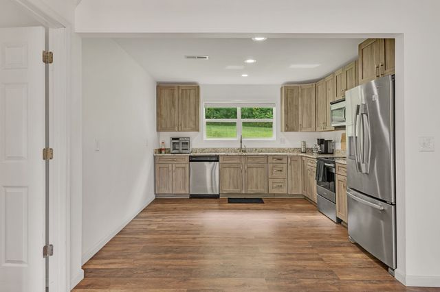 3838 Old State Rd, Hampshire, TN 38461