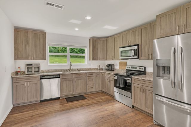 3838 Old State Rd, Hampshire, TN 38461