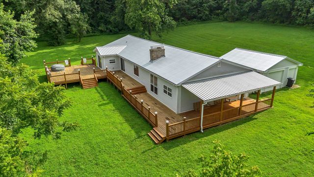 3838 Old State Rd, Hampshire, TN 38461