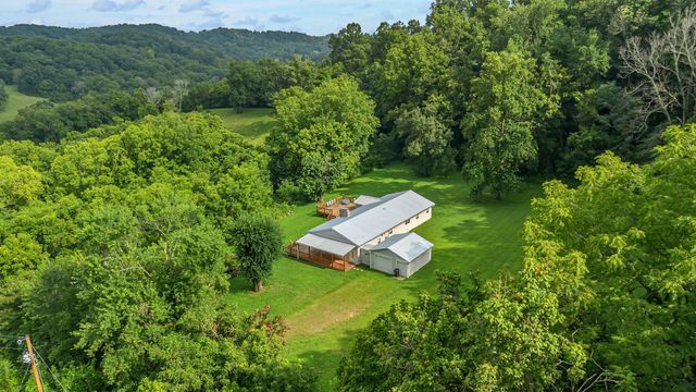 3838 Old State Rd, Hampshire, TN 38461