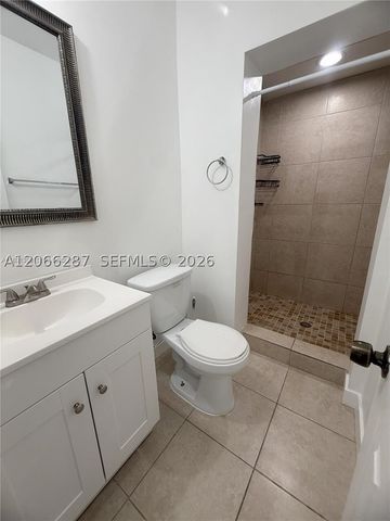 11821 SW 185th Ter 0, Miami, FL 33177